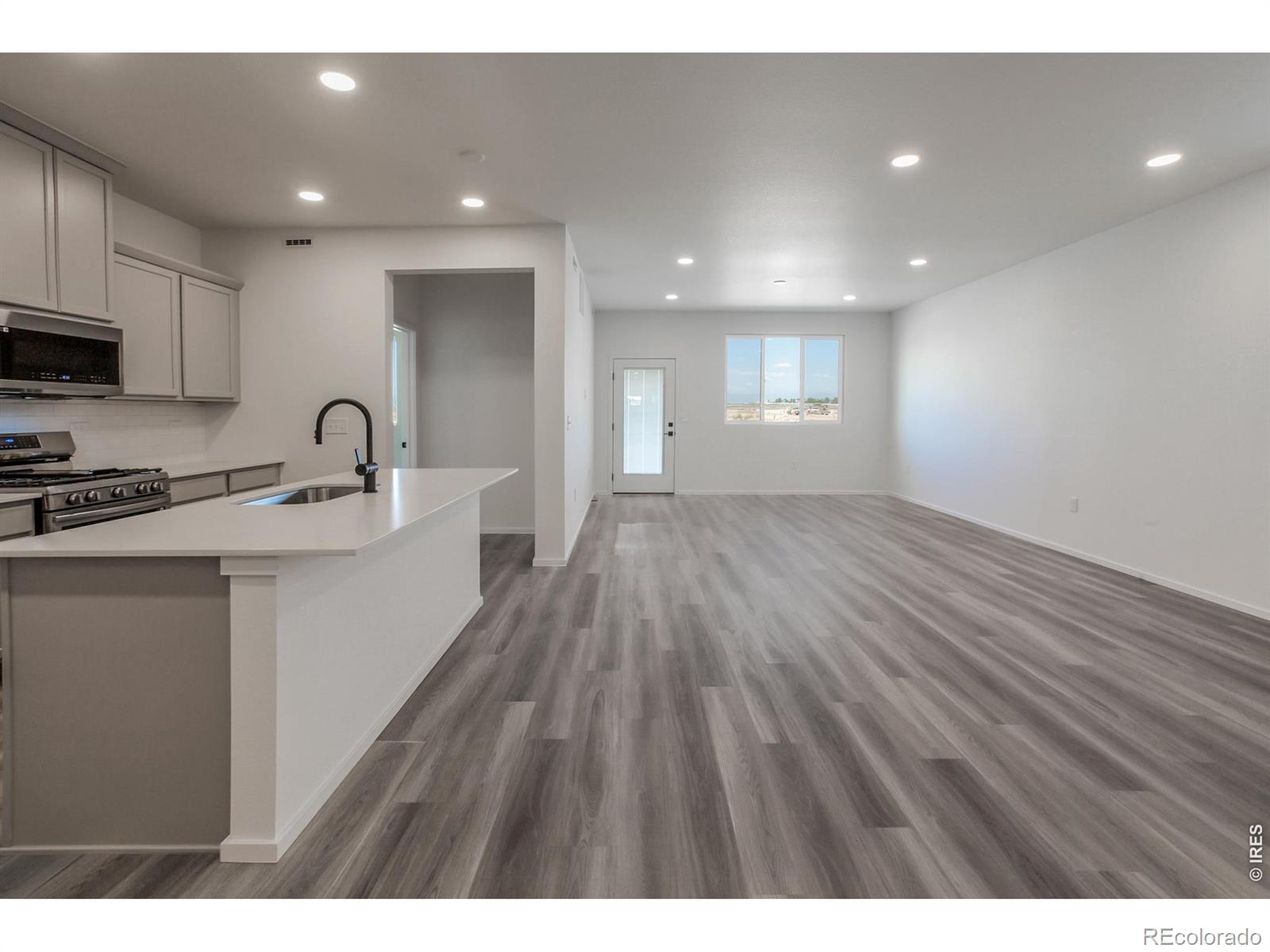 MLS Image #10 for 752  galloway drive,johnstown, Colorado