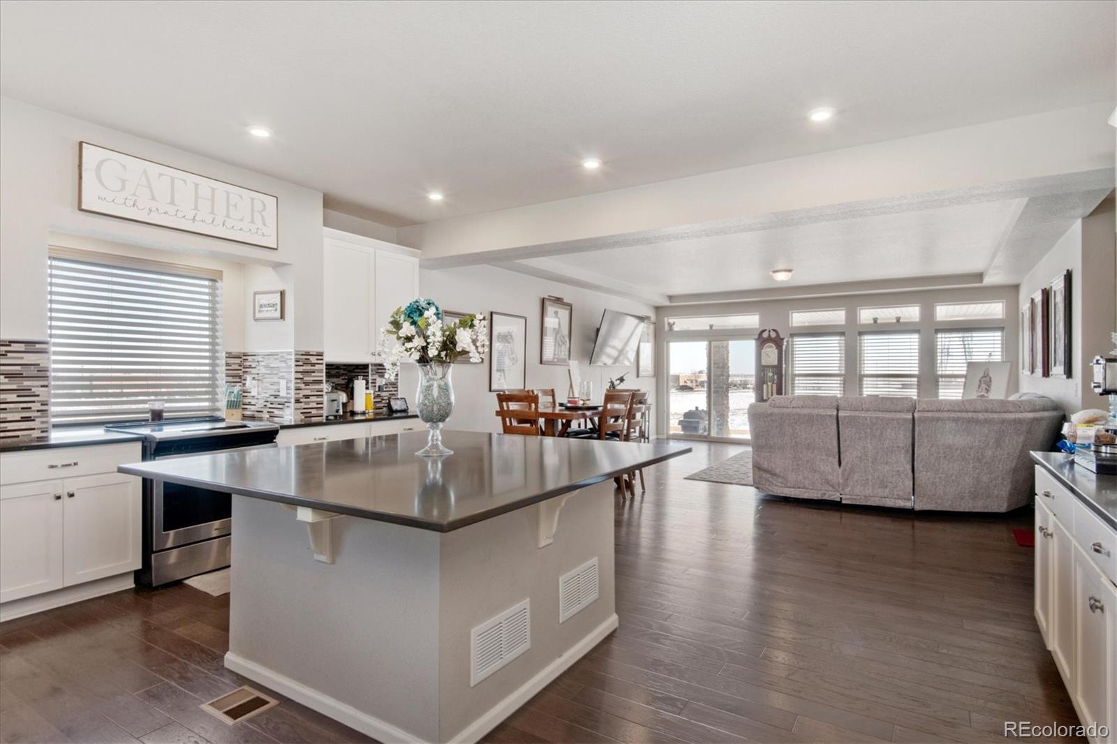 MLS Image #6 for 10294  yampa street,commerce city, Colorado
