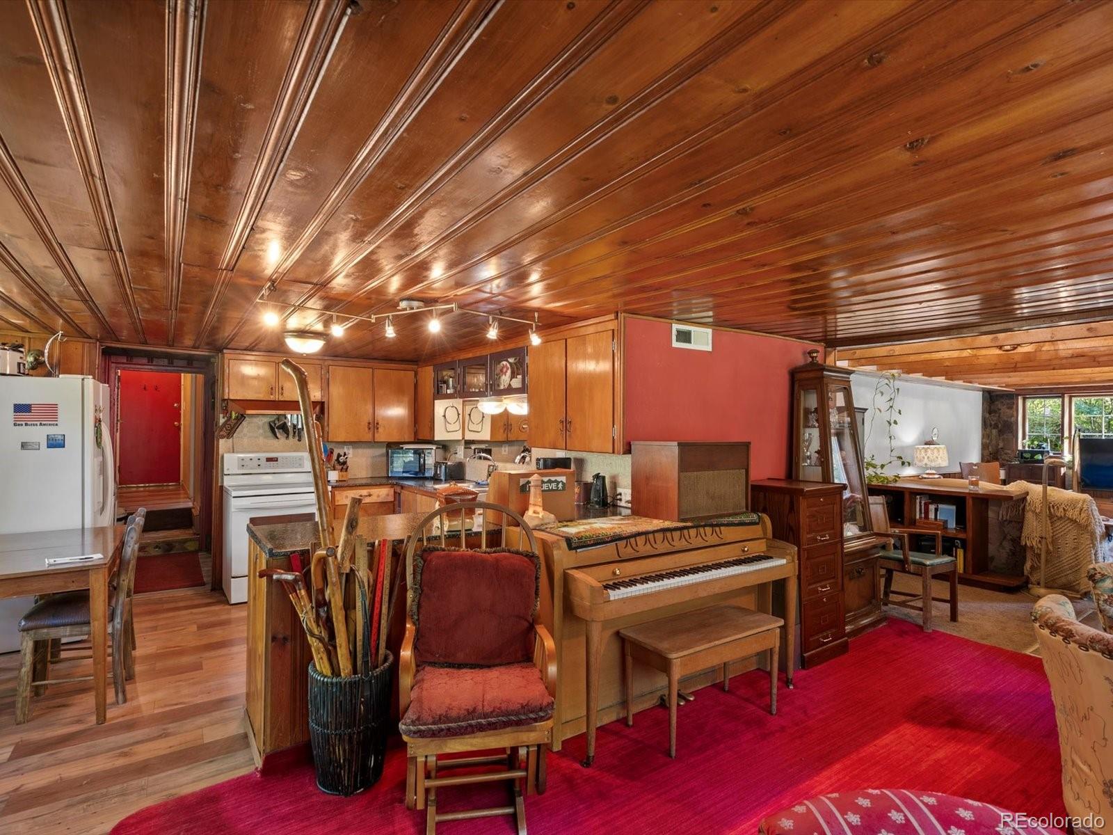 MLS Image #14 for 10230 s deer creek road,littleton, Colorado