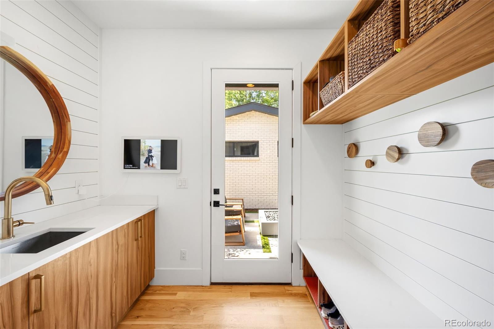 MLS Image #13 for 3275 s clermont street,denver, Colorado