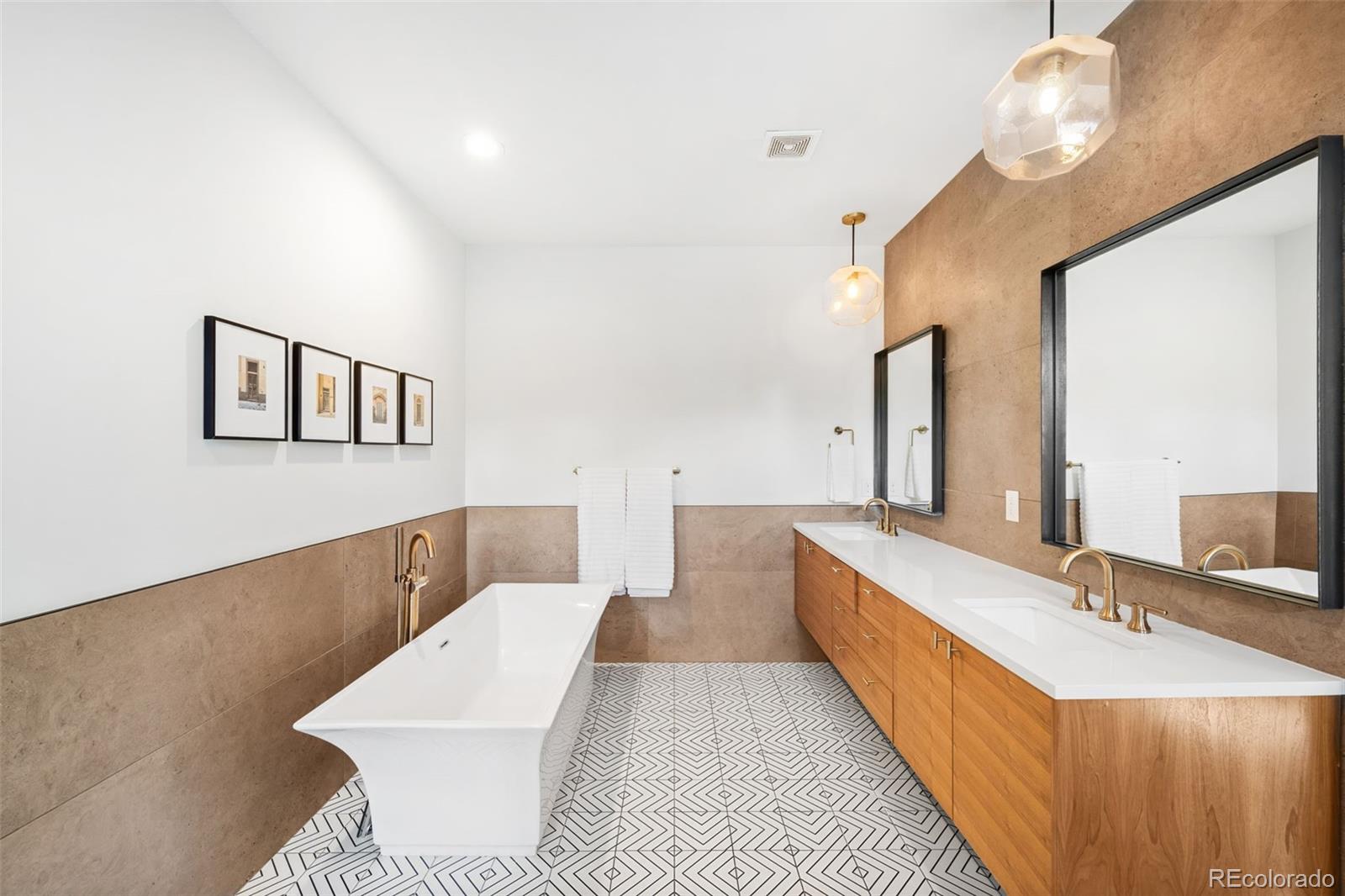 MLS Image #17 for 3275 s clermont street,denver, Colorado