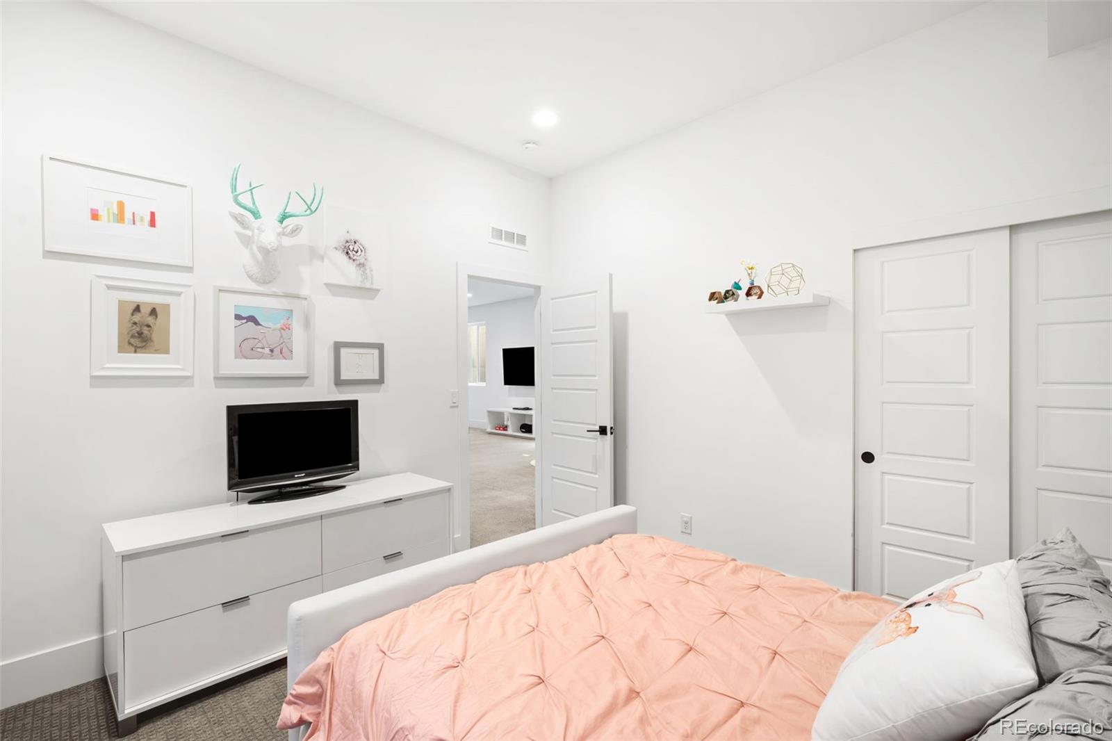 MLS Image #24 for 3275 s clermont street,denver, Colorado