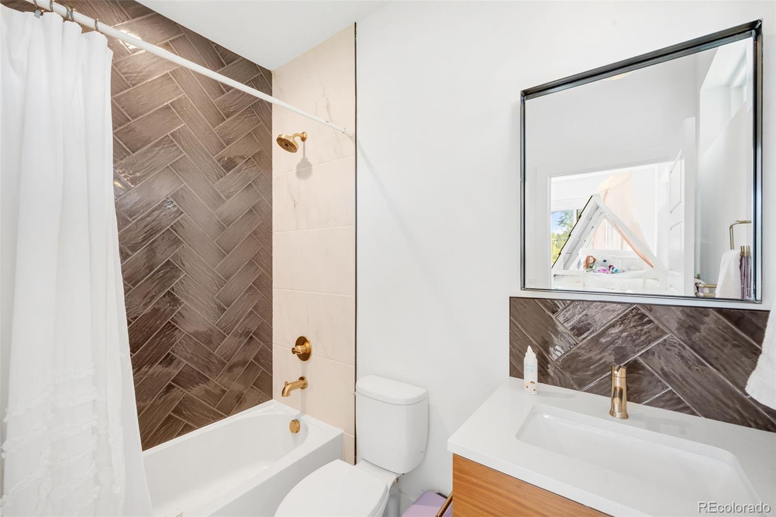 MLS Image #29 for 3275 s clermont street,denver, Colorado
