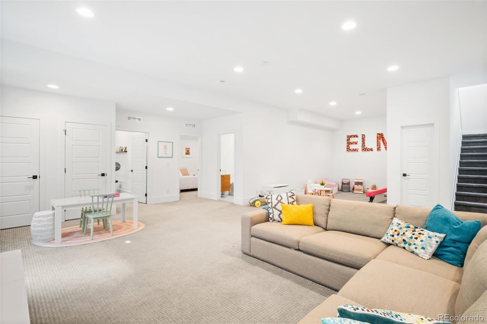 MLS Image #31 for 3275 s clermont street,denver, Colorado