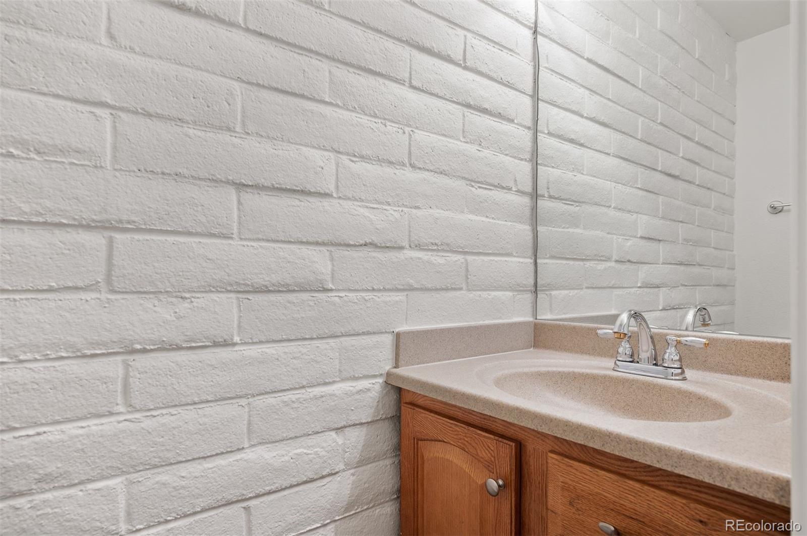 MLS Image #15 for 1060 s parker road,denver, Colorado