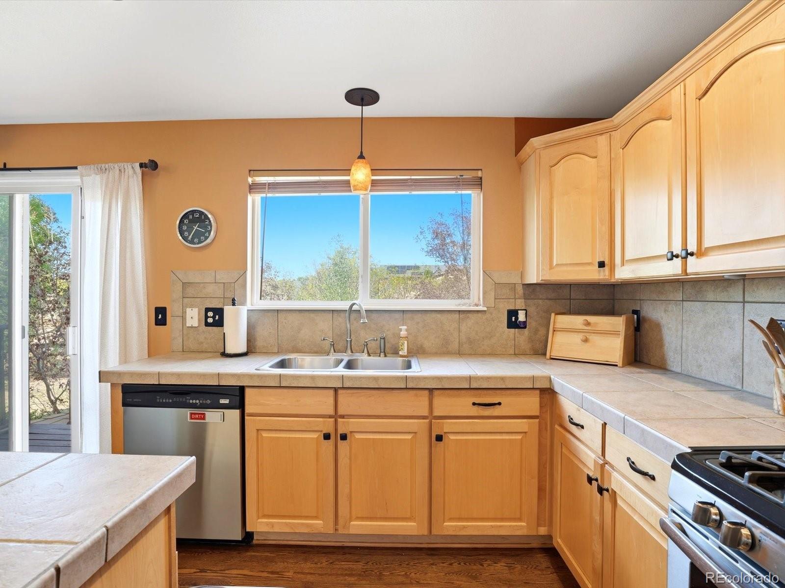 MLS Image #11 for 16681 e 106th way,commerce city, Colorado
