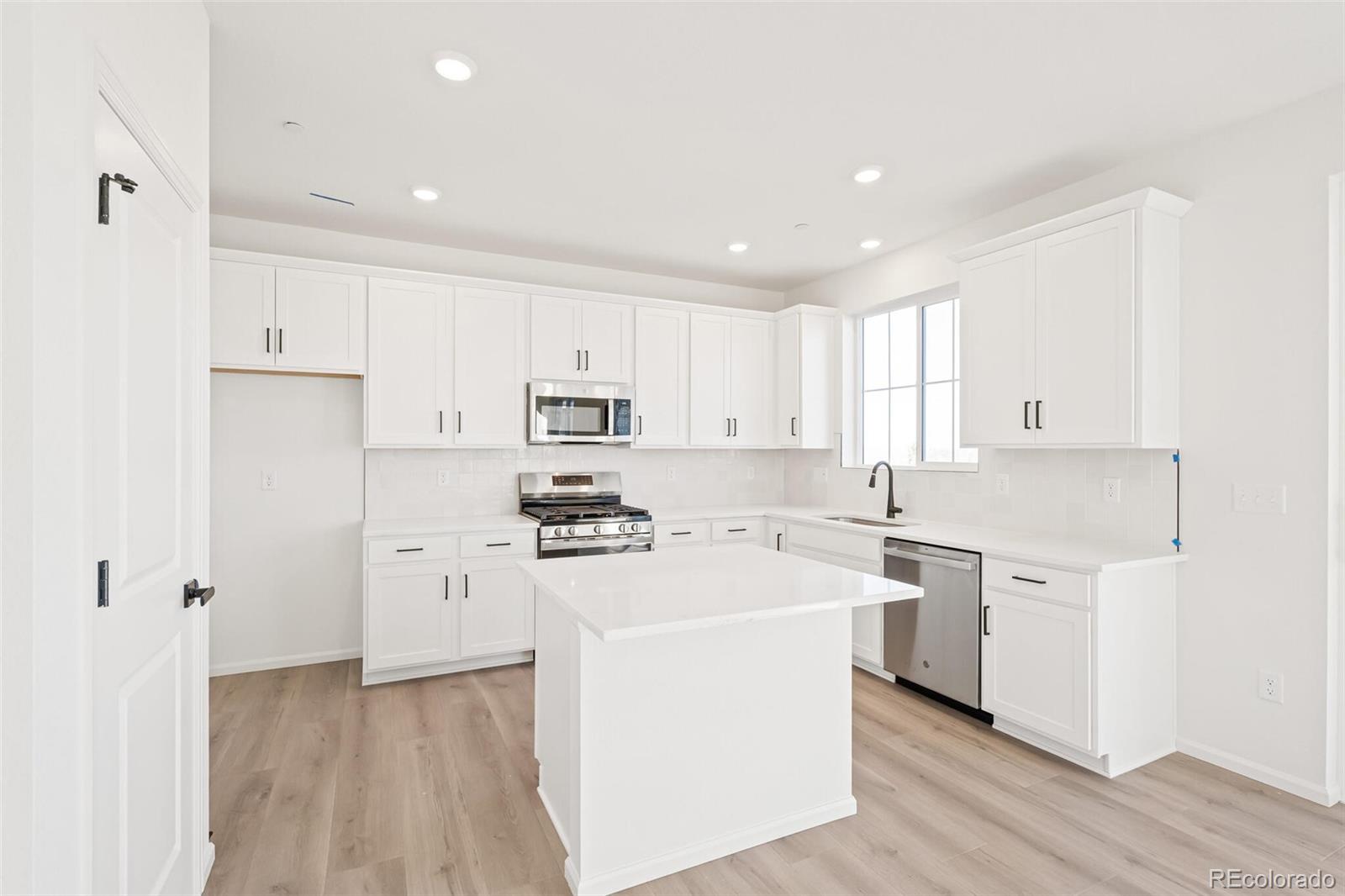 MLS Image #12 for 165  rock wren way,erie, Colorado