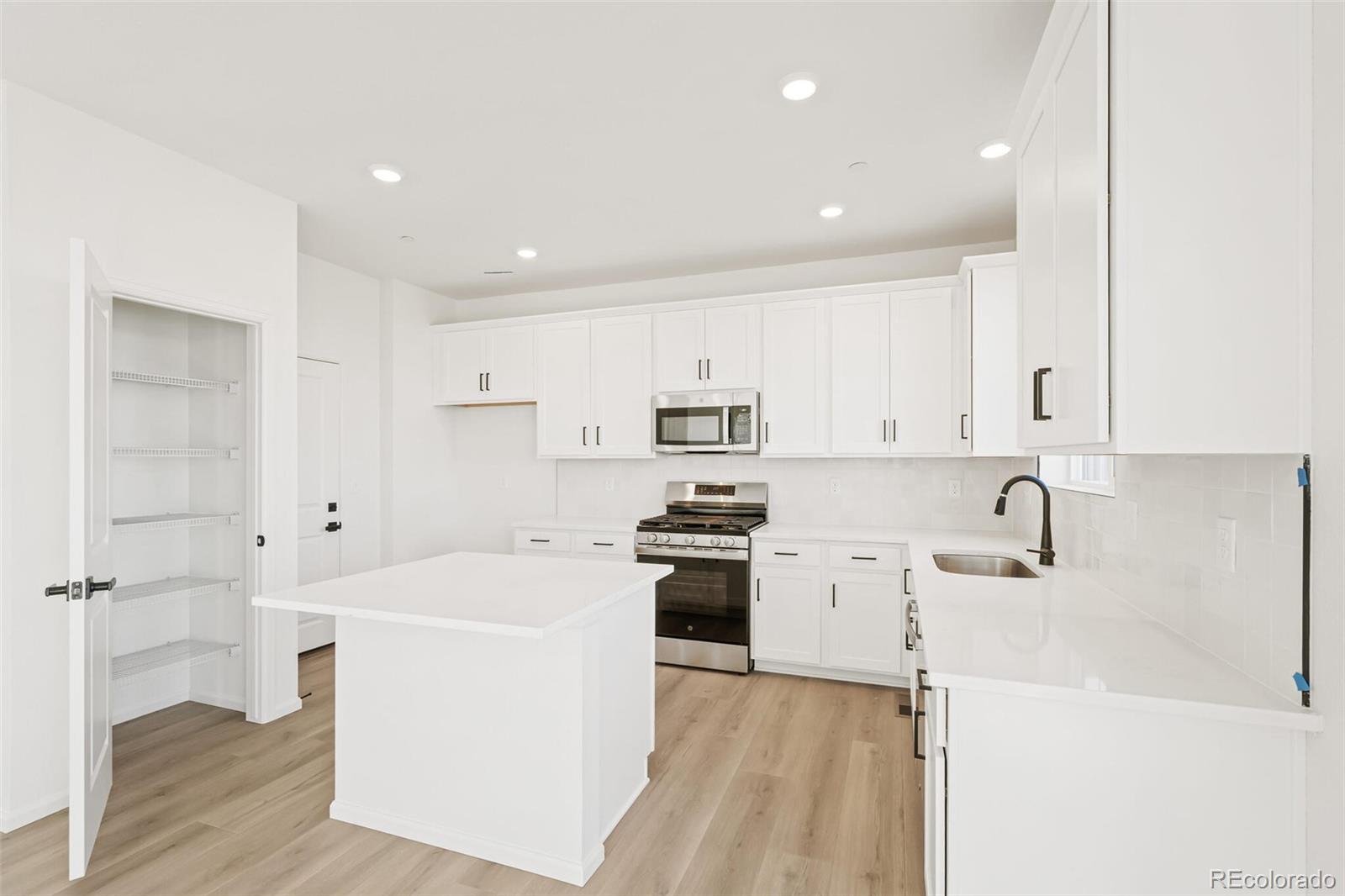 MLS Image #14 for 165  rock wren way,erie, Colorado