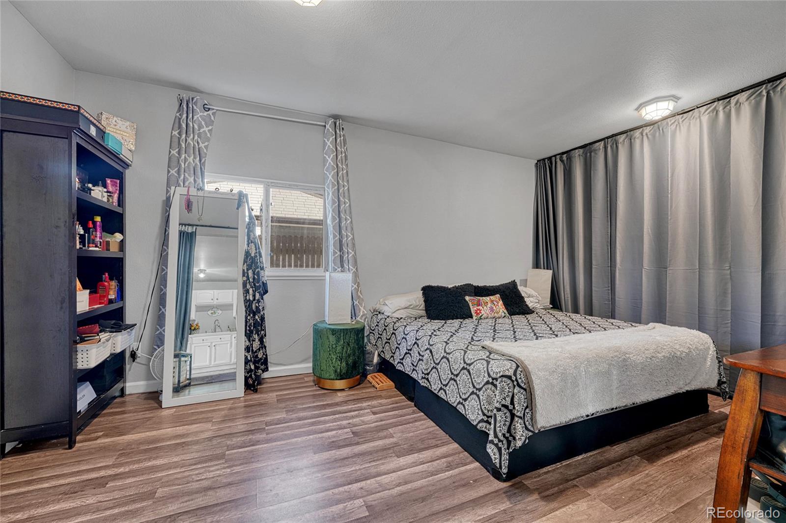 MLS Image #14 for 841 s oakland street,aurora, Colorado