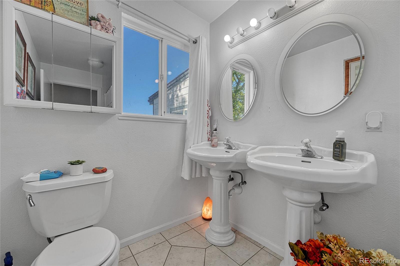 MLS Image #17 for 841 s oakland street,aurora, Colorado