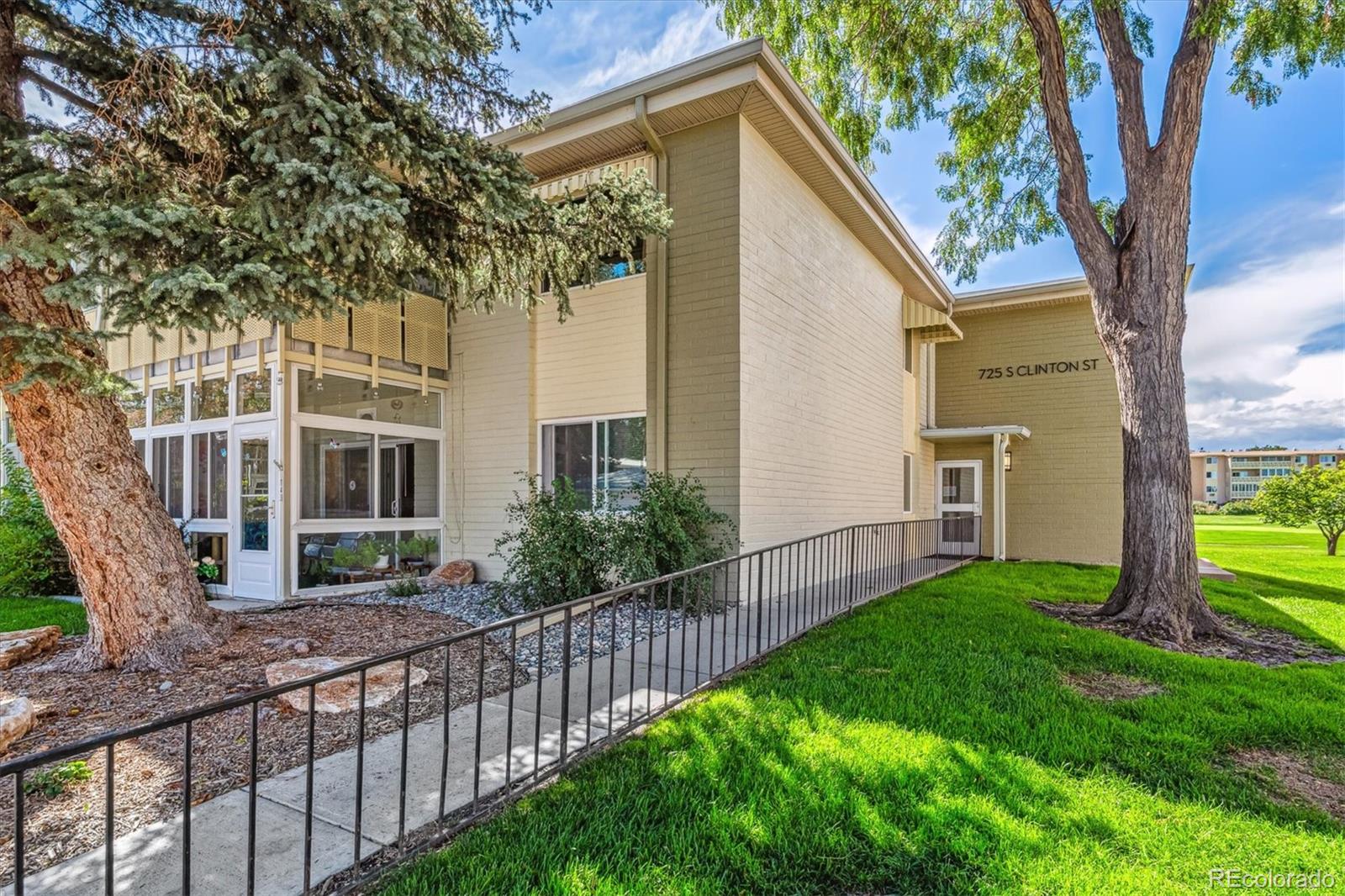 MLS Image #17 for 725 s clinton street,denver, Colorado