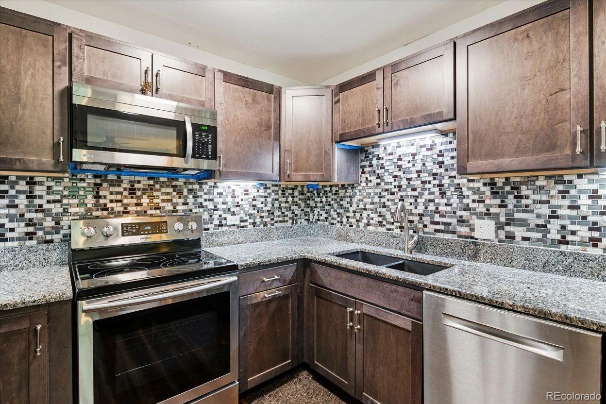 MLS Image #3 for 725 s clinton street,denver, Colorado