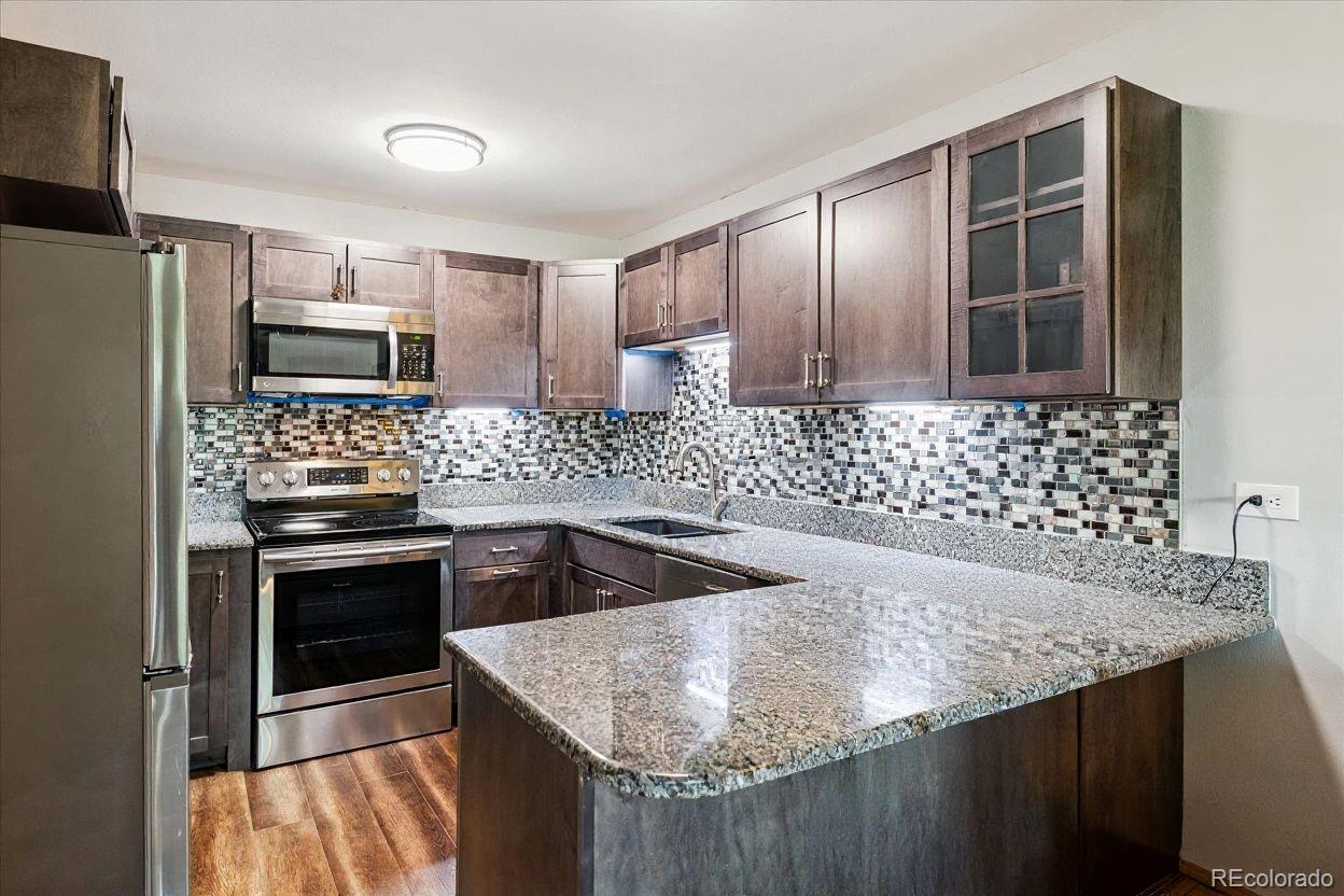MLS Image #4 for 725 s clinton street,denver, Colorado