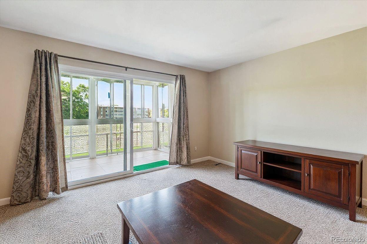 MLS Image #7 for 725 s clinton street,denver, Colorado