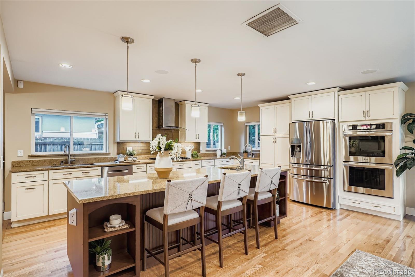 MLS Image #10 for 2935 s york street,denver, Colorado