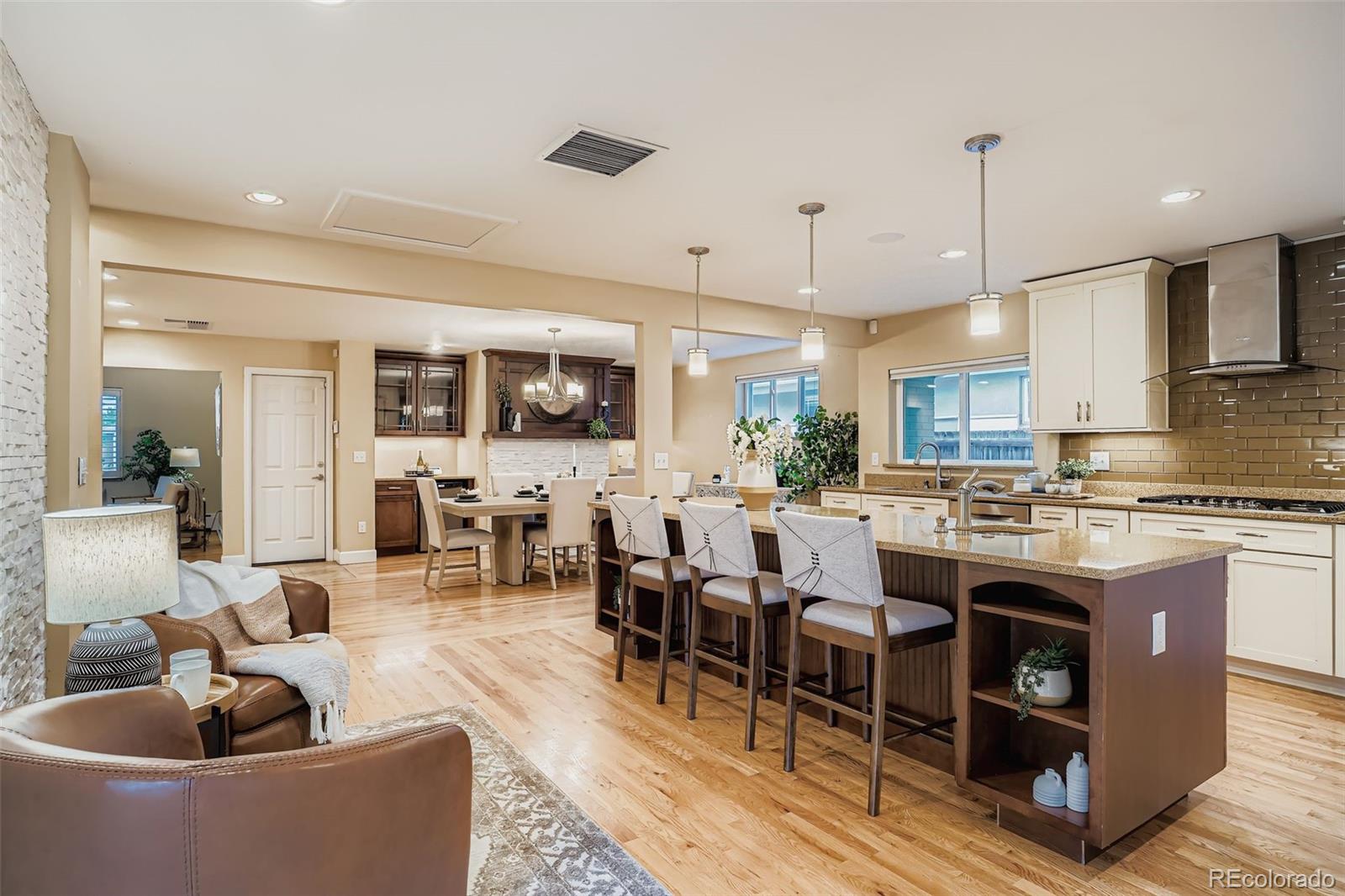 MLS Image #11 for 2935 s york street,denver, Colorado