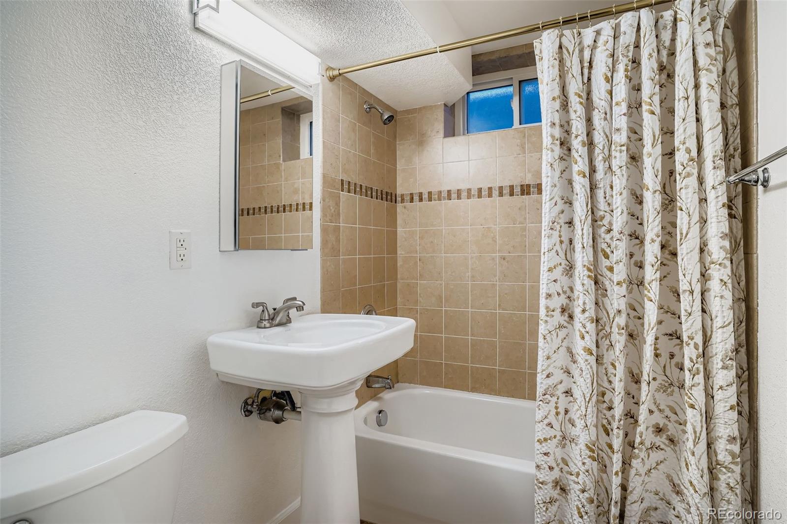 MLS Image #22 for 2935 s york street,denver, Colorado