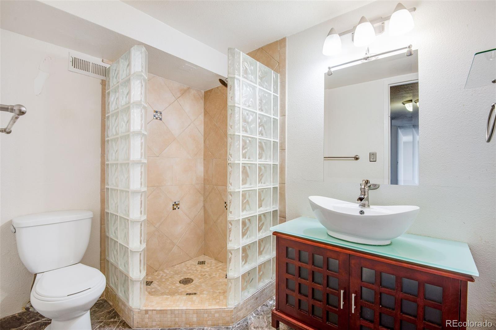 MLS Image #14 for 1155 n ash street,denver, Colorado