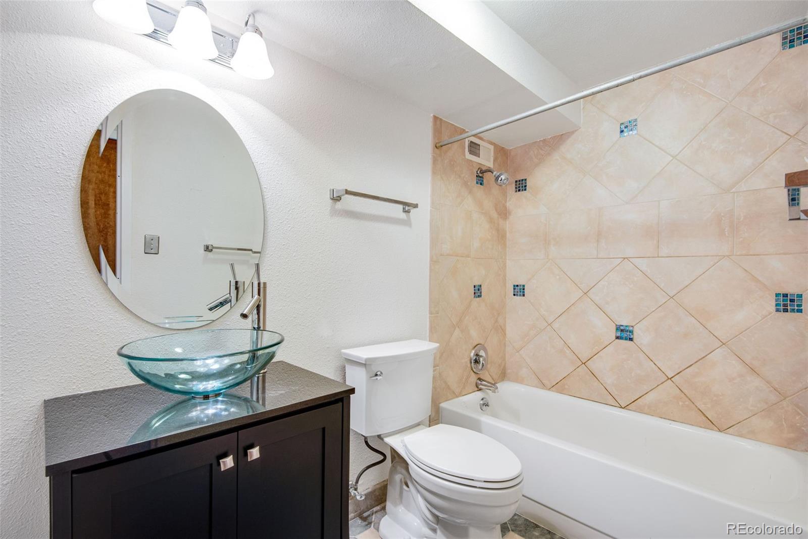 MLS Image #17 for 1155 n ash street,denver, Colorado