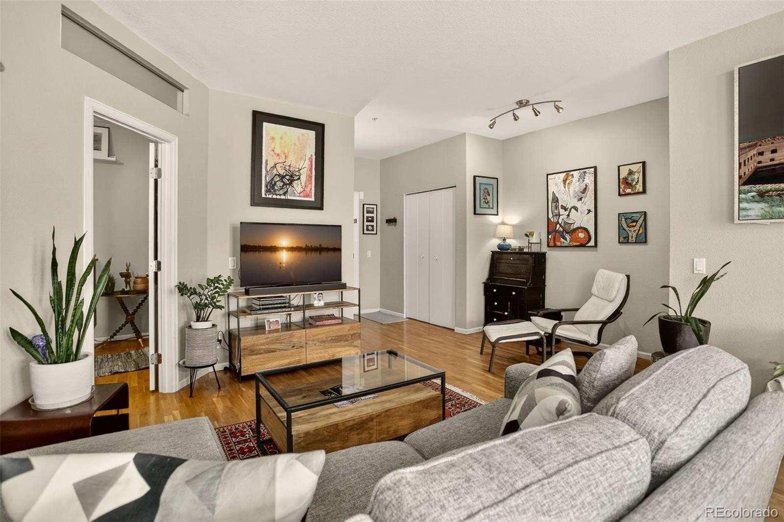 MLS Image #7 for 837 e 17th avenue,denver, Colorado