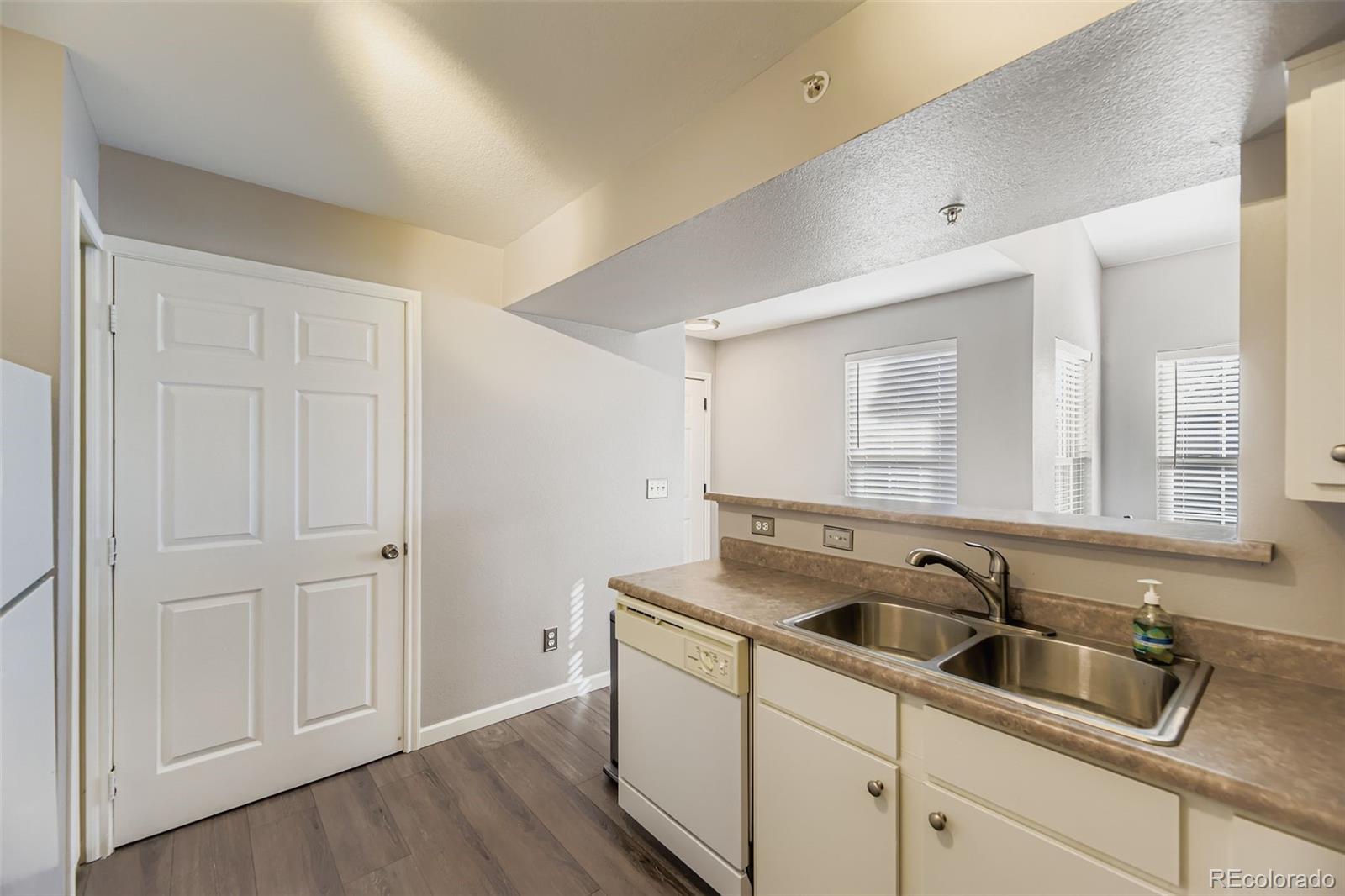 MLS Image #10 for 12858  ironstone way,parker, Colorado