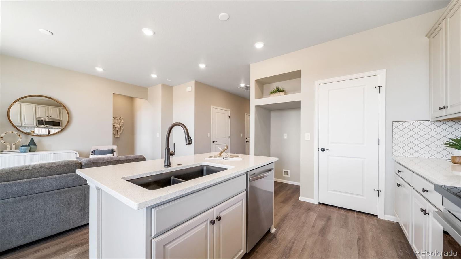 MLS Image #10 for 5042 n tempe street,aurora, Colorado