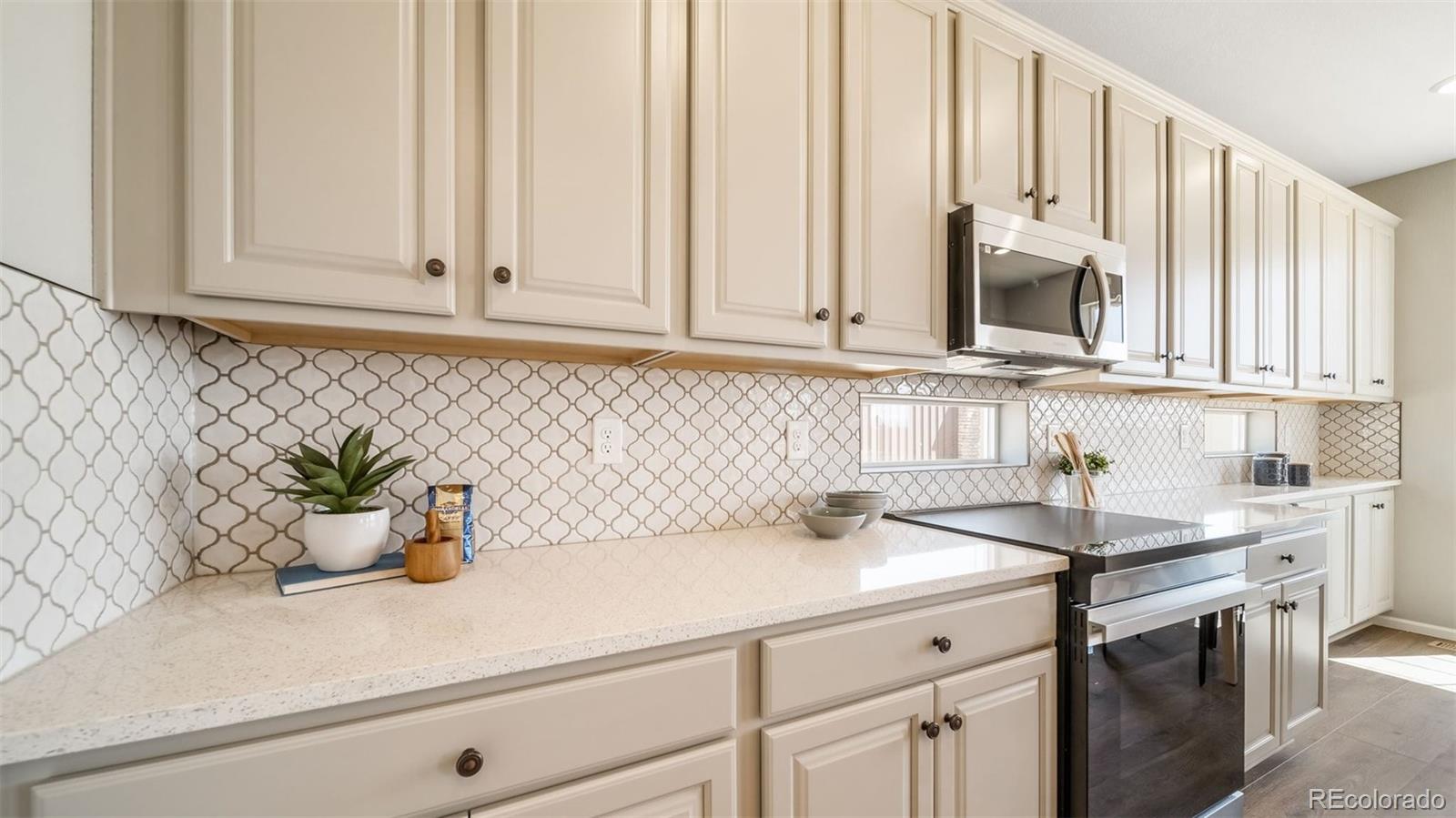 MLS Image #6 for 5042 n tempe street,aurora, Colorado