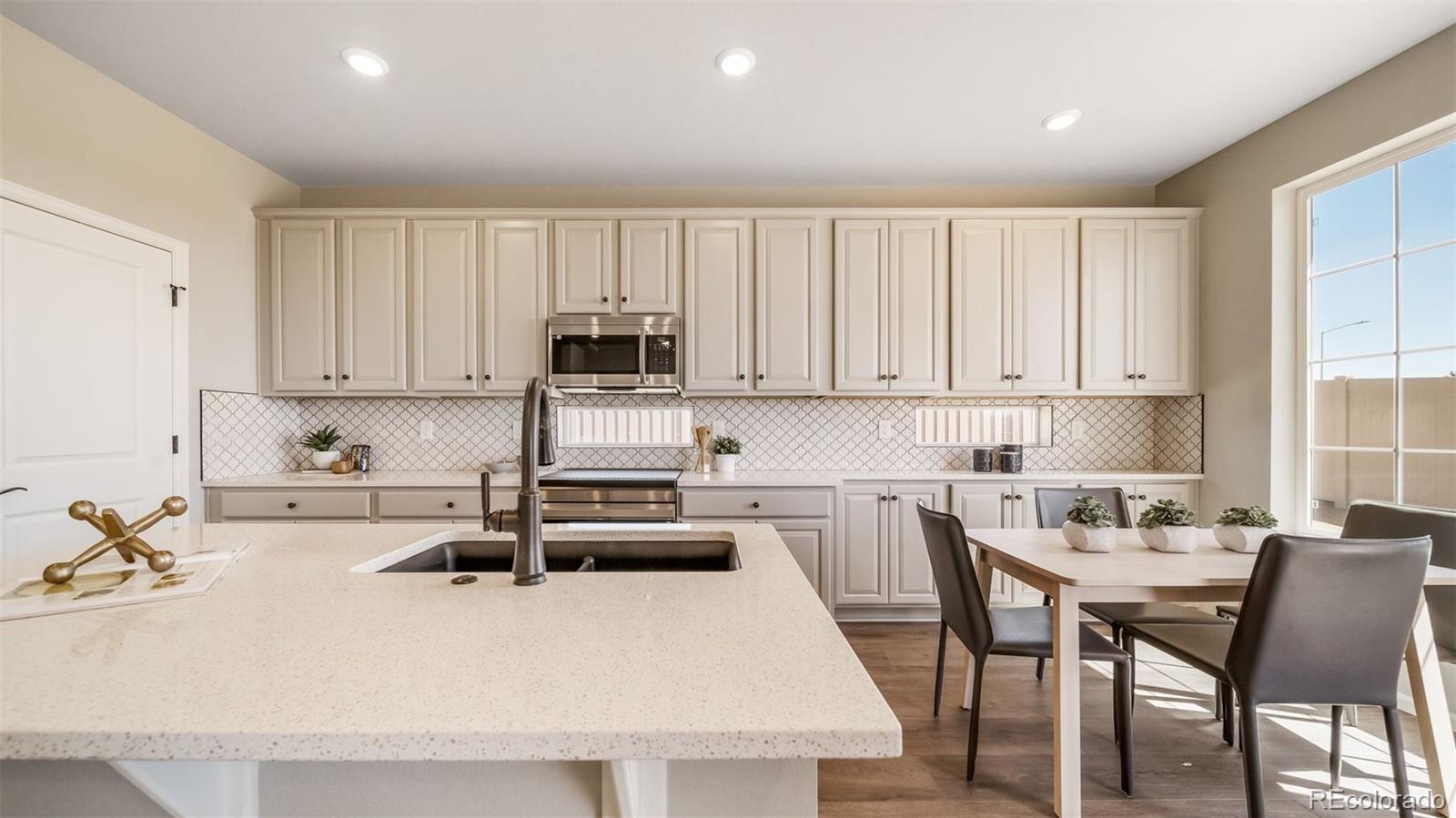 MLS Image #8 for 5042 n tempe street,aurora, Colorado