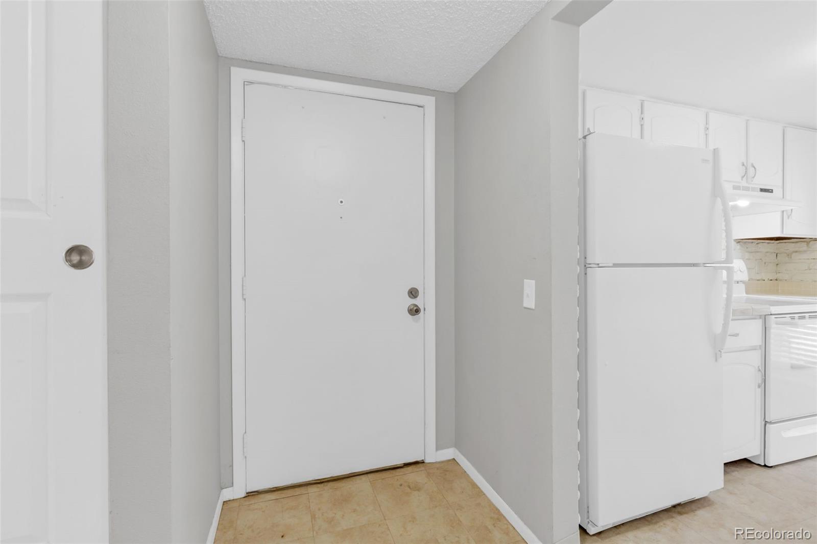 MLS Image #7 for 3868 s fraser street,aurora, Colorado