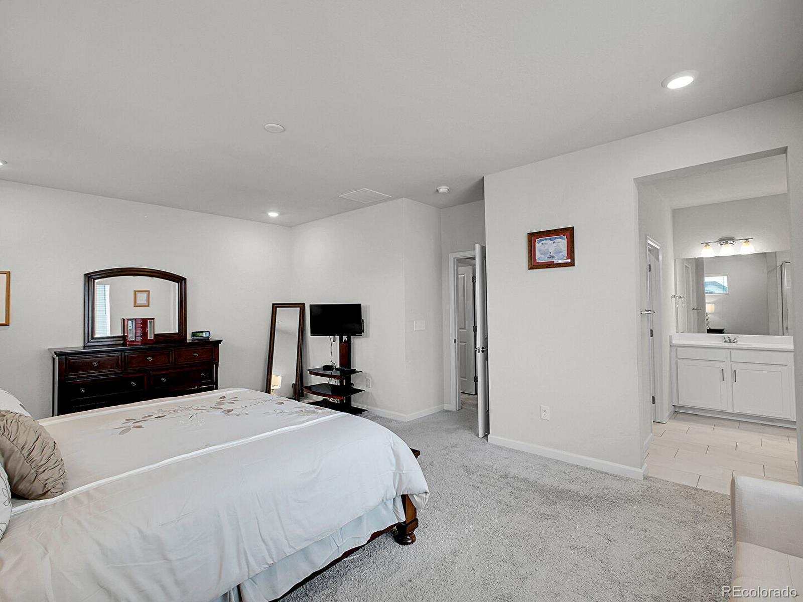 MLS Image #23 for 24831 e 33rd drive,aurora, Colorado
