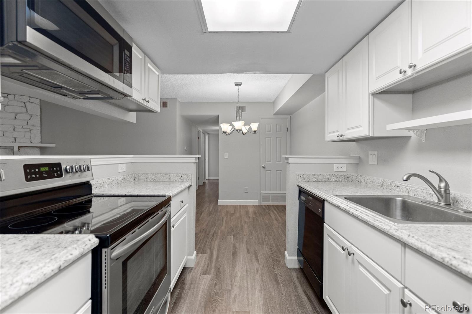 MLS Image #11 for 13290 e jewell avenue,aurora, Colorado