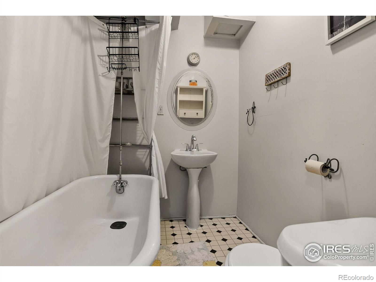 MLS Image #26 for 1476  dahlia street,denver, Colorado