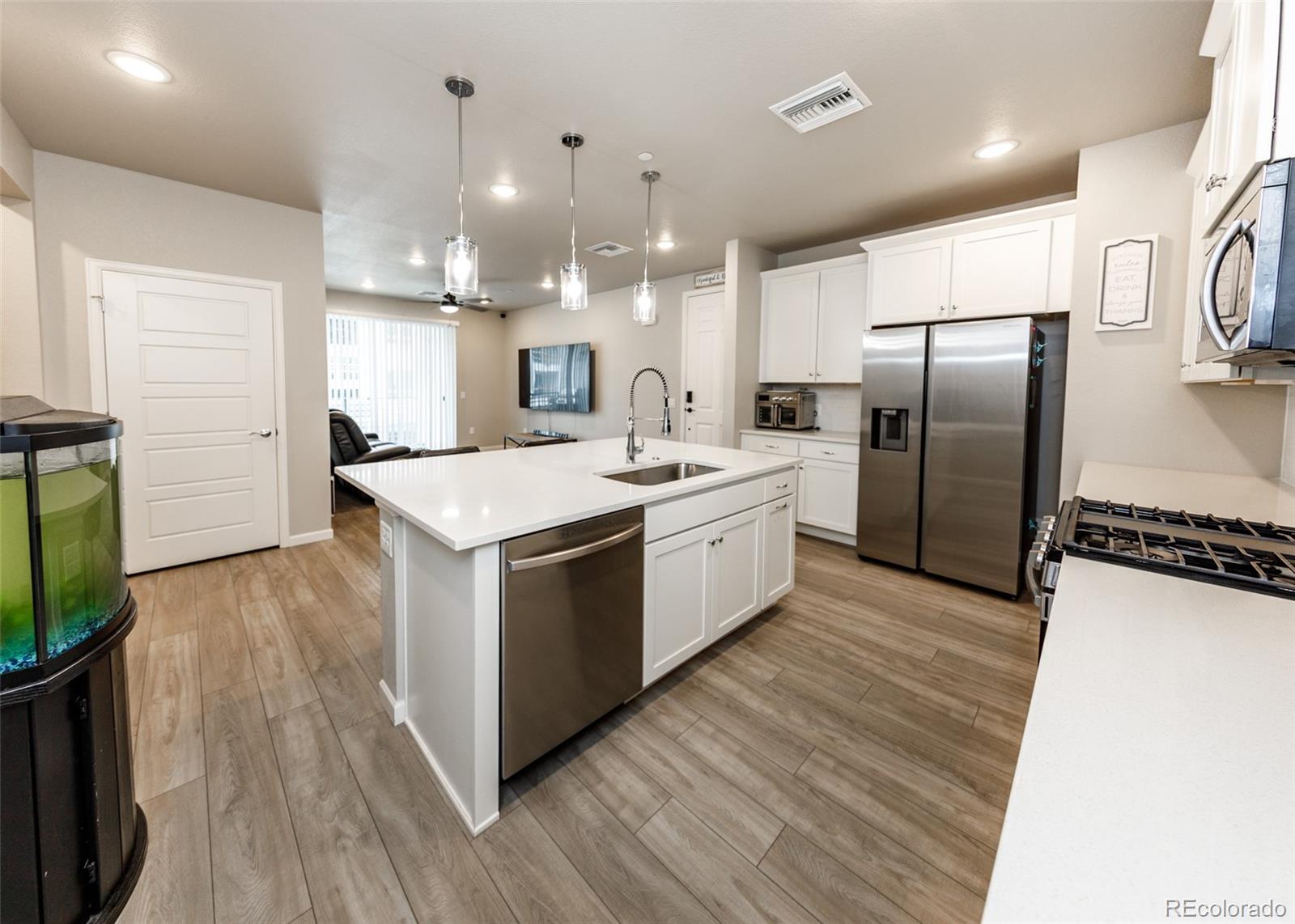 MLS Image #18 for 6153 n ceylon street,denver, Colorado