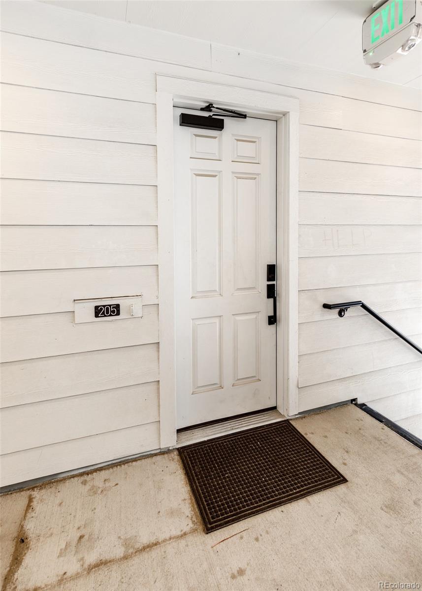 MLS Image #2 for 6153 n ceylon street,denver, Colorado