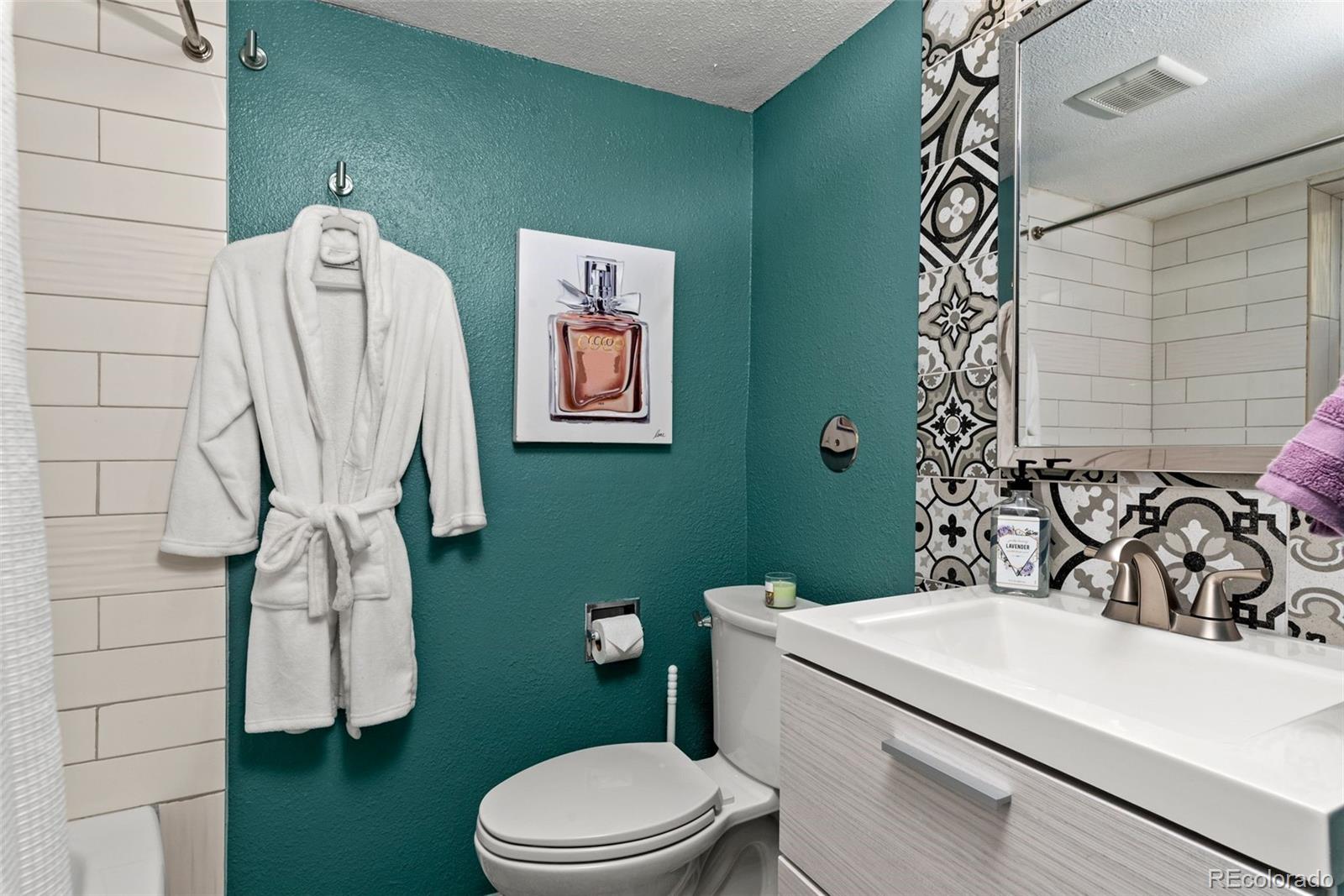 MLS Image #5 for 100 s clarkson street 105,denver, Colorado