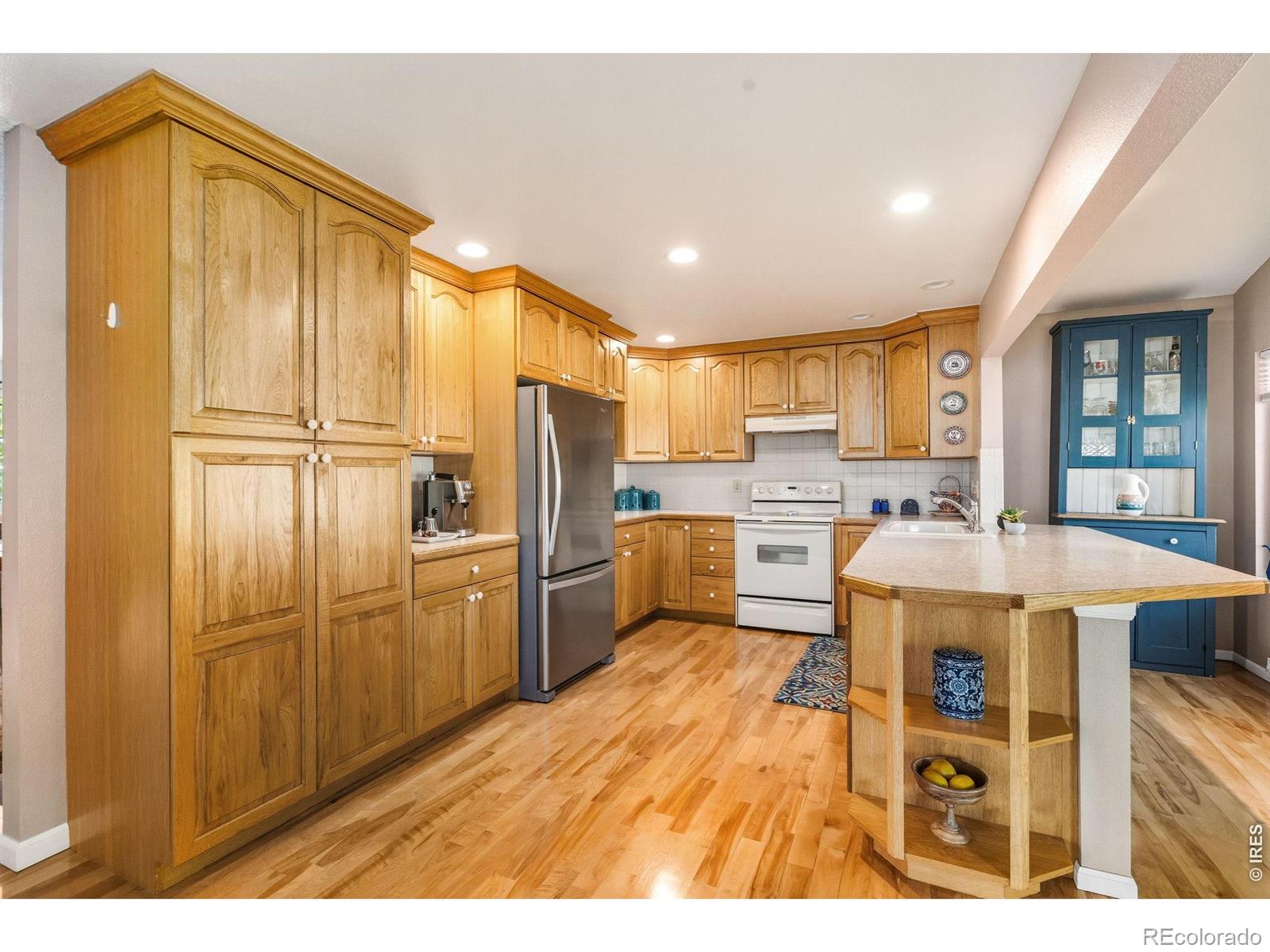 MLS Image #9 for 2301  juniper lane,loveland, Colorado