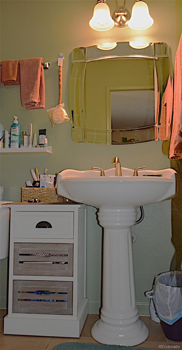 MLS Image #13 for 9049 e nassau avenue,denver, Colorado