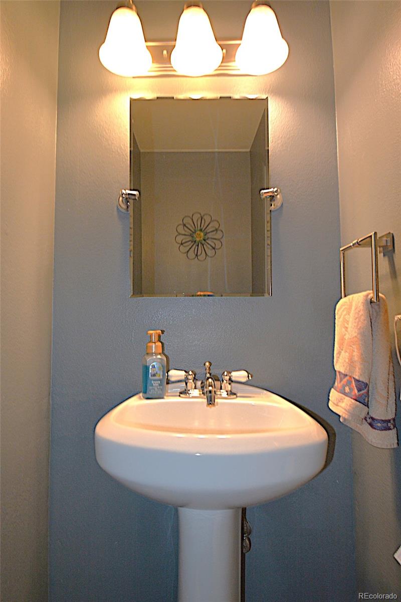 MLS Image #4 for 9049 e nassau avenue,denver, Colorado
