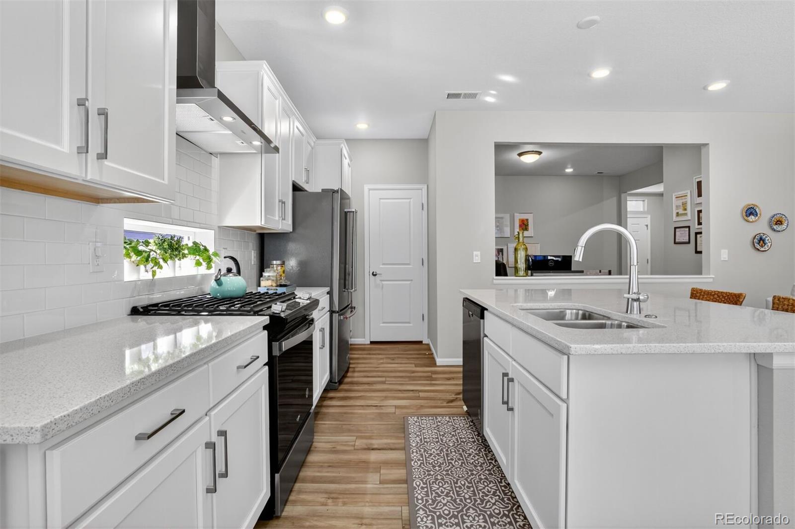 MLS Image #4 for 5136 n quemoy court,aurora, Colorado