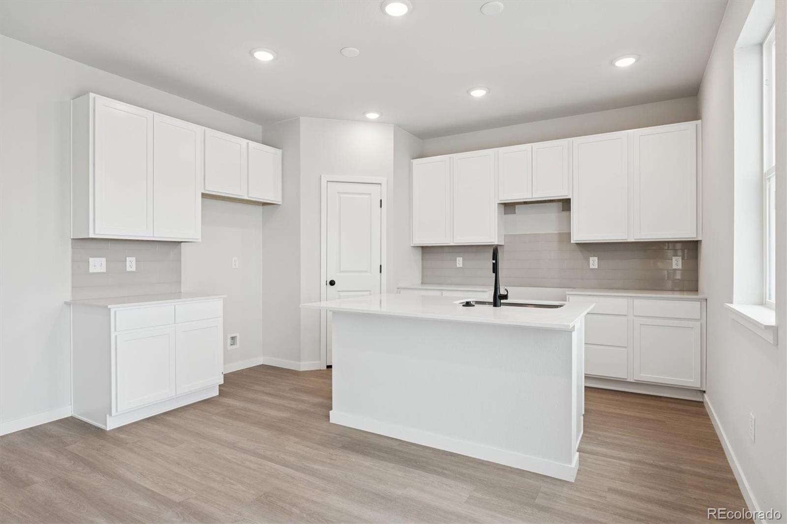 MLS Image #4 for 3711  sandreed street,dacono, Colorado
