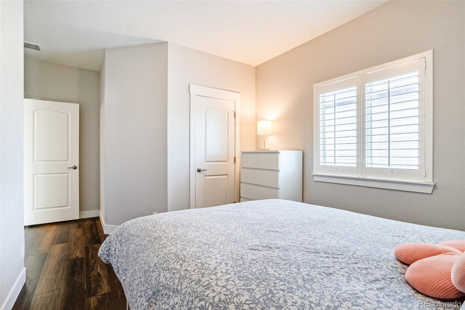 MLS Image #27 for 9962 e 60th avenue,denver, Colorado