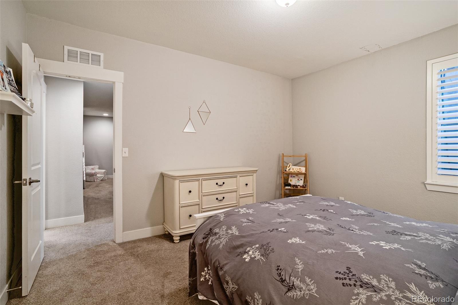 MLS Image #34 for 9962 e 60th avenue,denver, Colorado