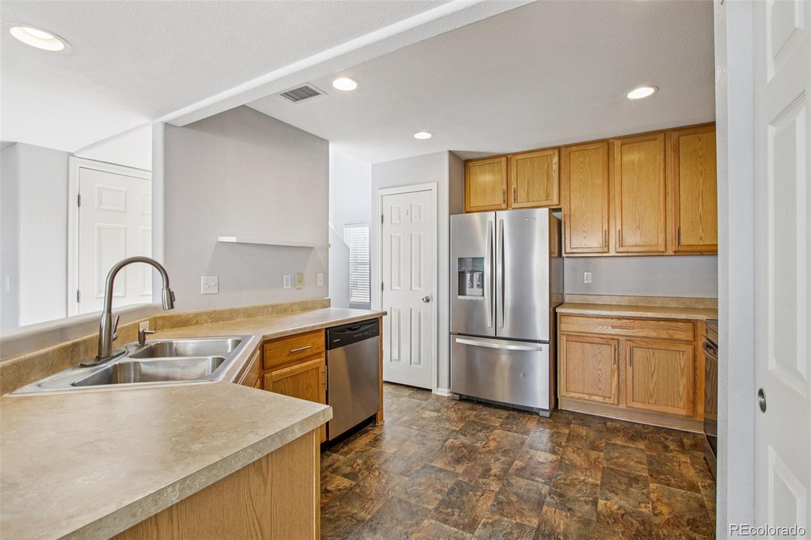 MLS Image #4 for 5888  biscay street,denver, Colorado
