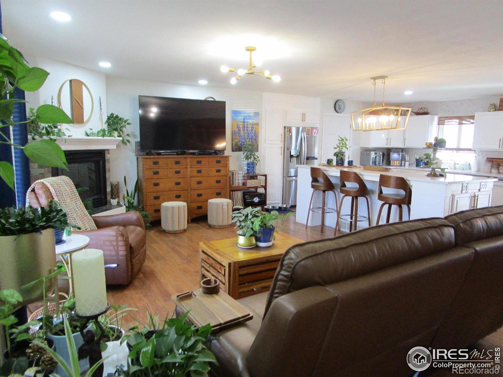 MLS Image #5 for 322  vine street,burlington, Colorado