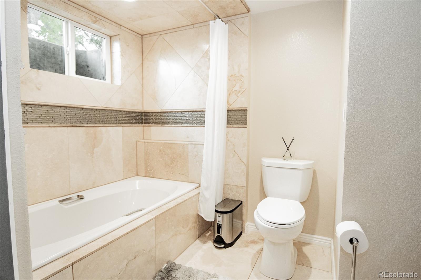 MLS Image #18 for 2569 e cresthill avenue,centennial, Colorado