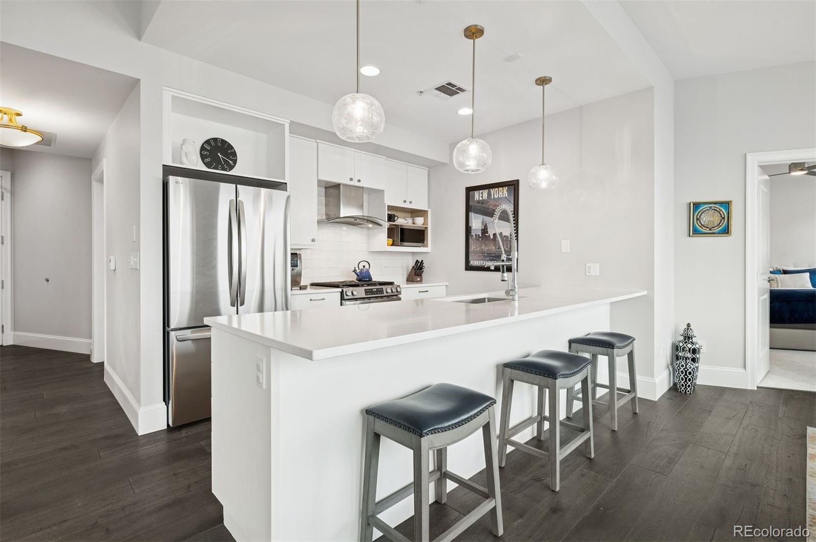MLS Image #18 for 2001  lincoln street 1810,denver, Colorado