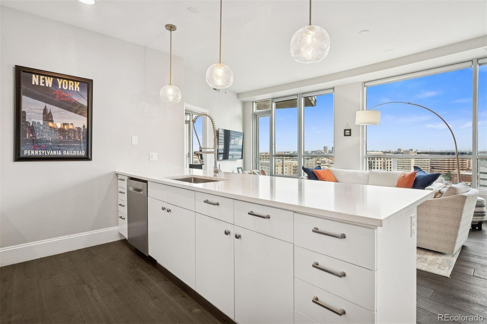 MLS Image #21 for 2001  lincoln street 1810,denver, Colorado