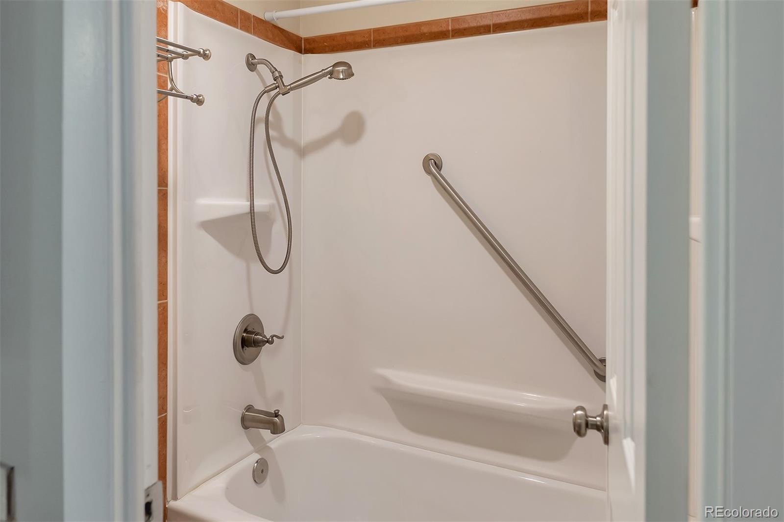 MLS Image #10 for 1302 s parker road 336,denver, Colorado