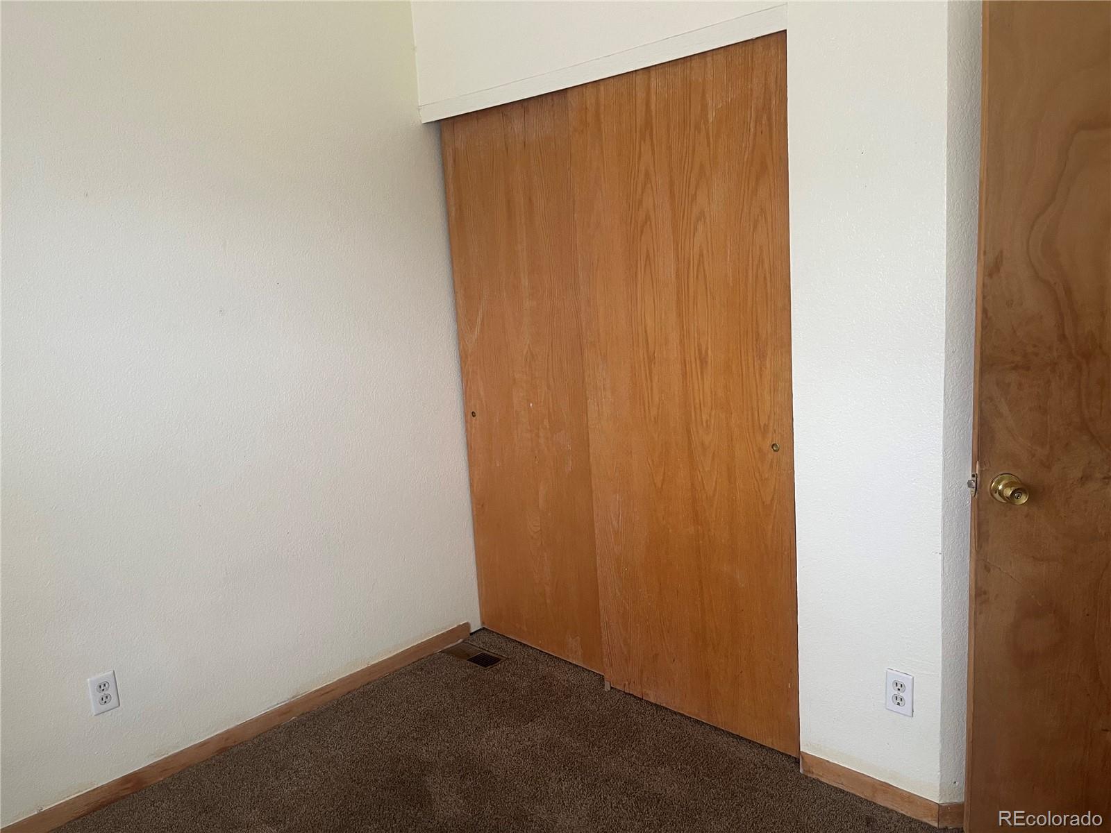 MLS Image #13 for 2529  devonshire court,denver, Colorado