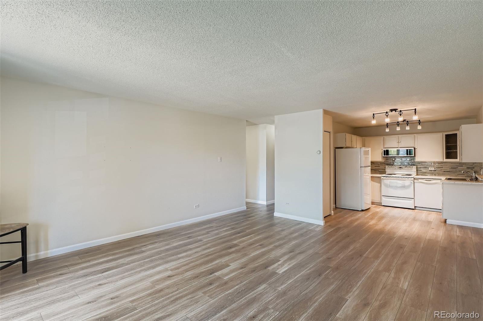 MLS Image #11 for 680 s alton way 1b,denver, Colorado